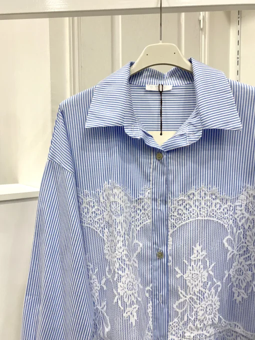 Chemise dentelle 
