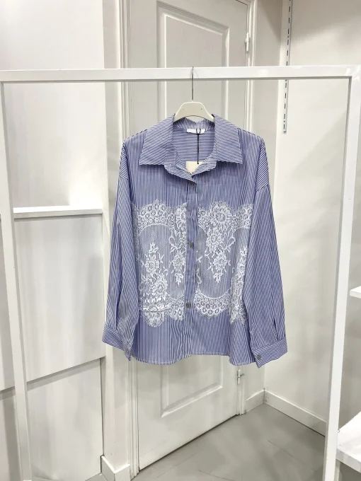 Chemise dentelle 